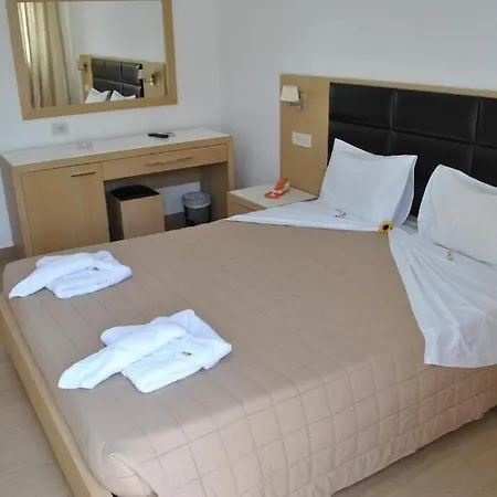 Hotel Petinaros