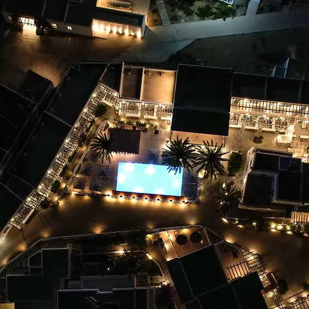 מלון Petinaros 4*