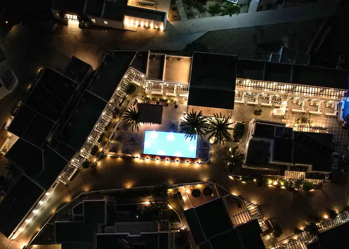 ホテル ペティナロス 4*