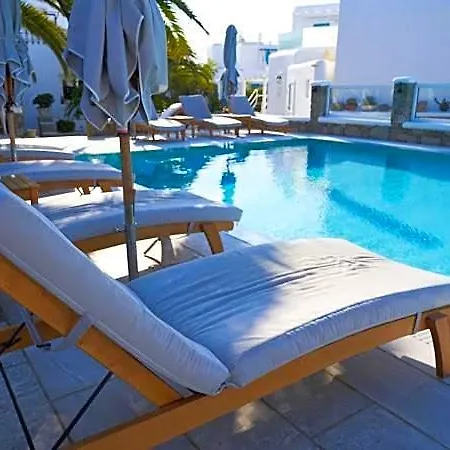 Ξενοδοχείο Petinaros 4*