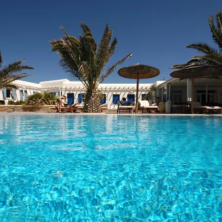 Отель Petinaros